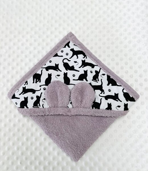 Vannas dvielītis pūderrozā ar melniem kaķīšiem